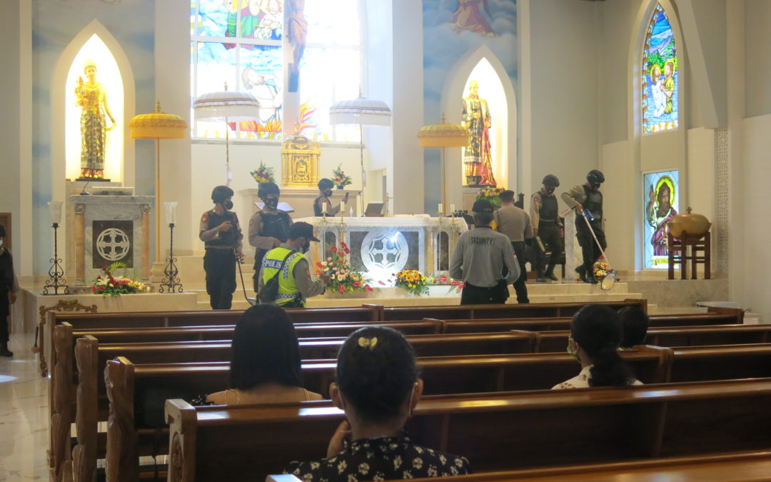Rayakan Paskah 2021, Gereja Sanmari Gianyar di Sterilkan
