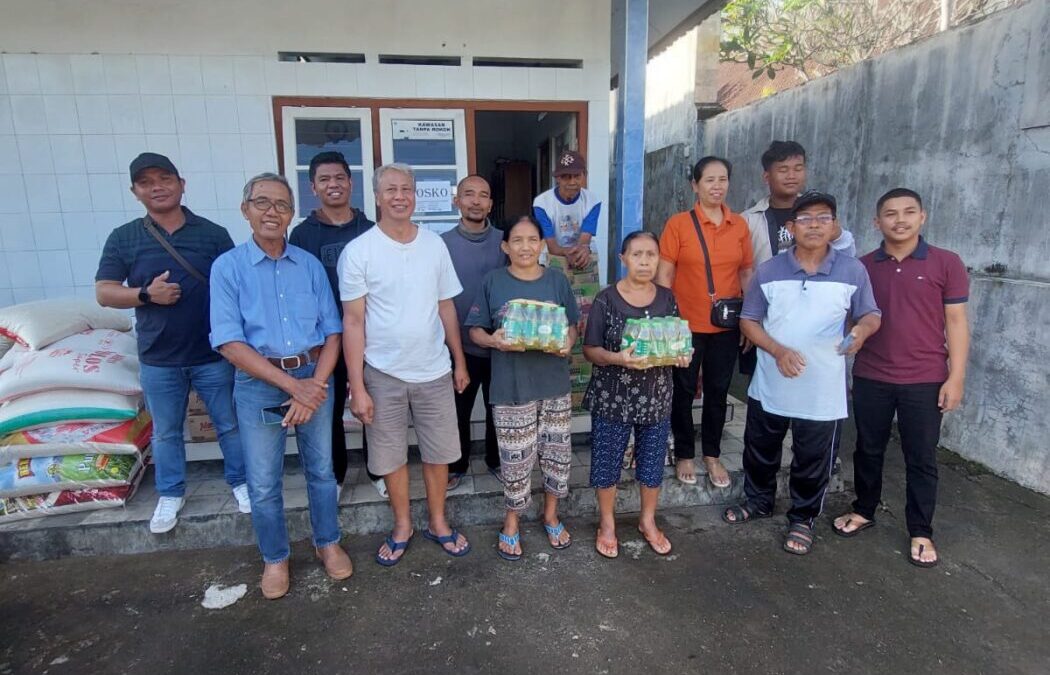 Aksi solidaritas umat Paroki Sanmari Gianyar untuk umat Paroki Gumbrih