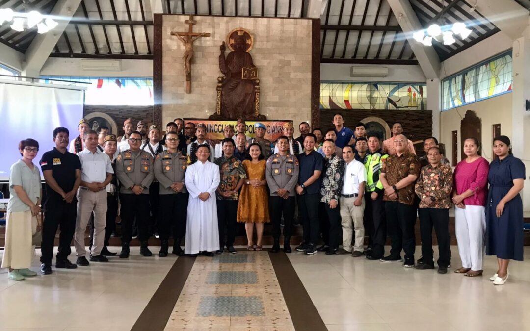 Kegiatan Polres Gianyar Minggu Kasih di Gereja Sanmari Gianyar Minggu 20 Agustus 2023